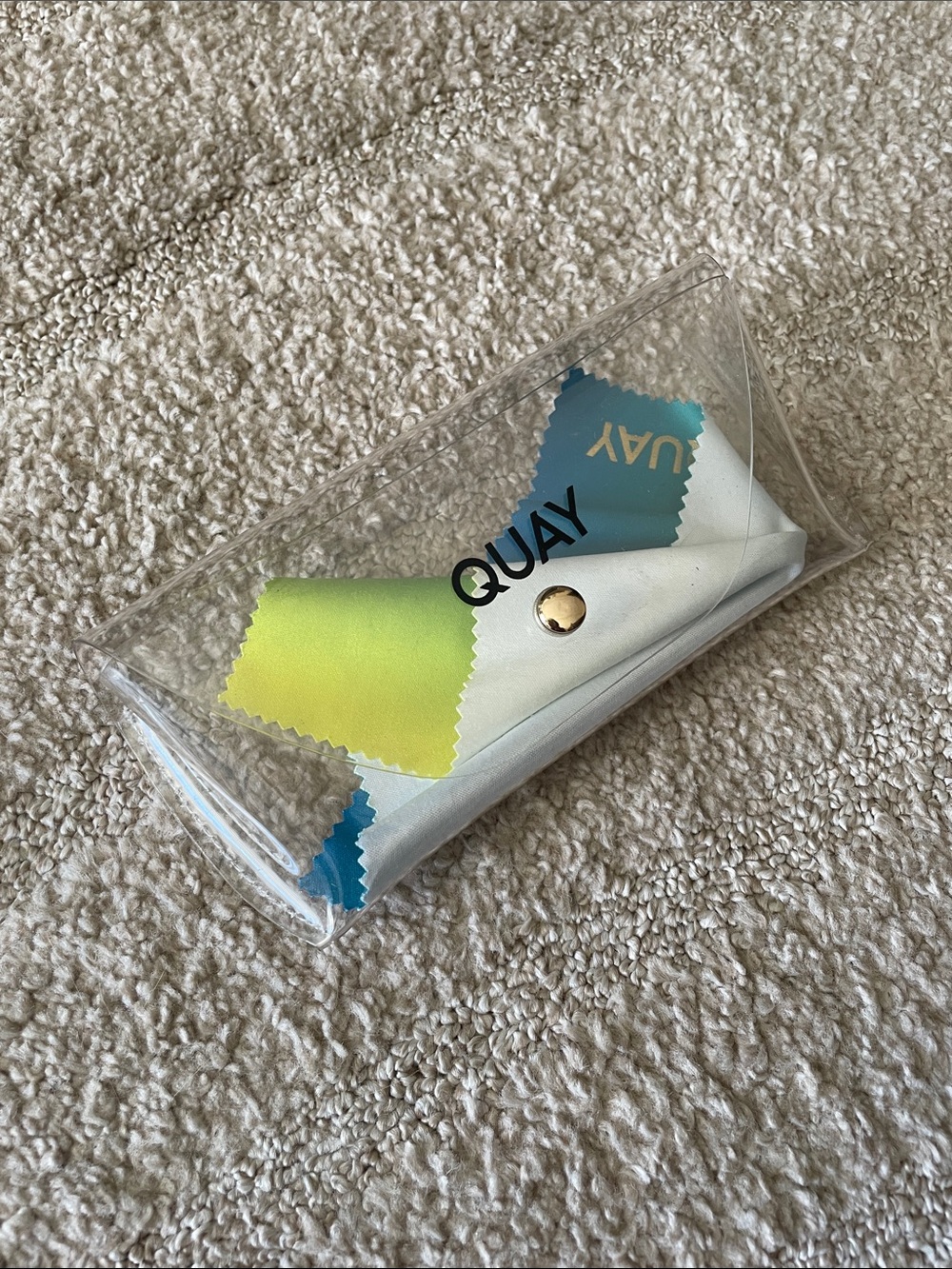 Quay Australia Clear Vinyl Sunglasses Case with Multicolor Cloth (Yellow, Blue)